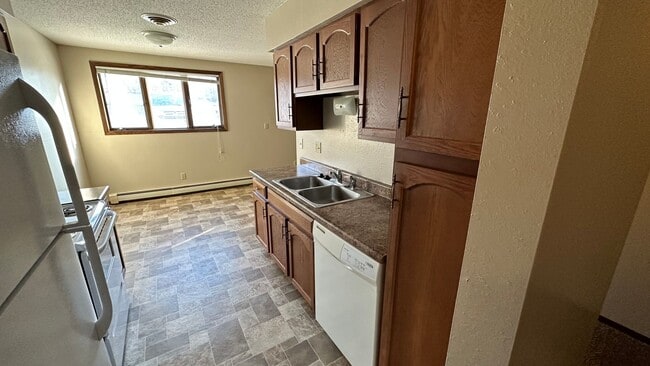 Building Photo - 1804 S. STEPHEN AVE. Rental