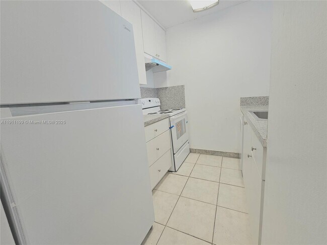 Photo - 1225 NE 124th St Unidad 38B