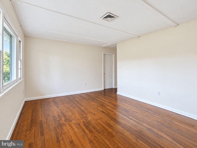 8614 Linton Hall Rd