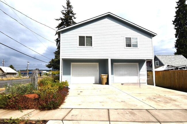 Building Photo - 1307 22nd Ave Unit 1307 22nd Ave.