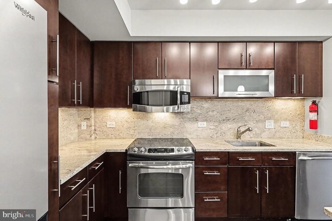 Photo - 1025 1st St SE Unit 901