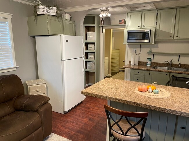 Photo - 744 E Oregon St