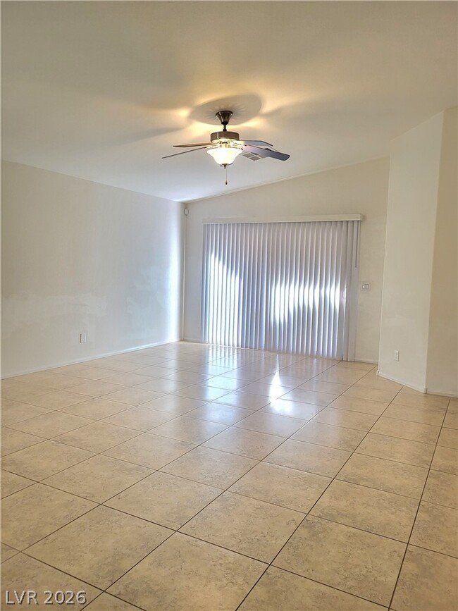 Photo - 4577 Halfway Rock St