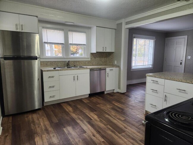 Photo - 200 Gold Ave NW