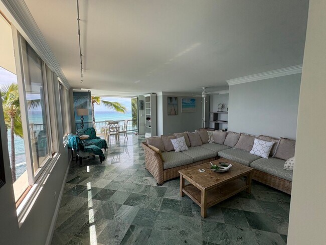 Photo - Tropic Seas #708- Elegant Gold Coast livin...