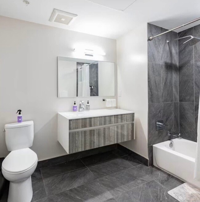 Secondary Shower - 6401 Park Ave