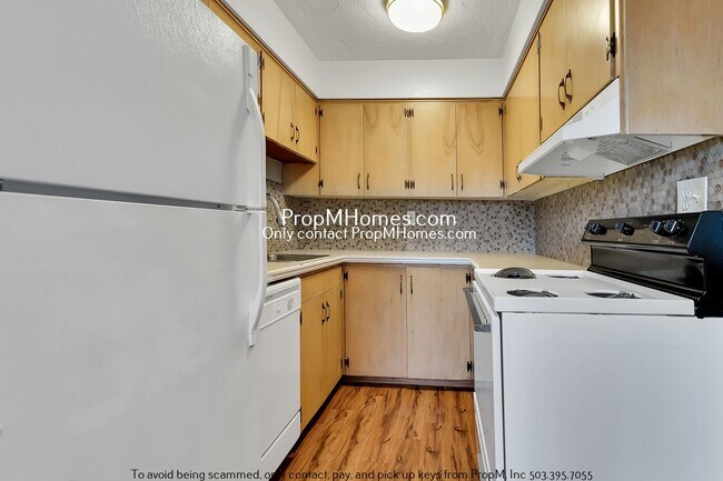 Photo - Cozy 2-Bedroom Multiplex in SW Tigard – En... Unidad 12345 SW Hall Blvd -  9