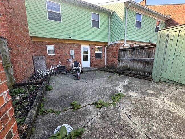 Building Photo - 3bed/2.5bath Unit 0