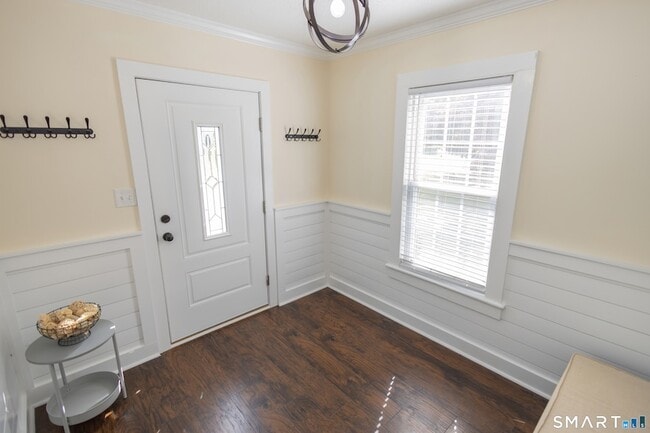 Photo - 387 Buckland St