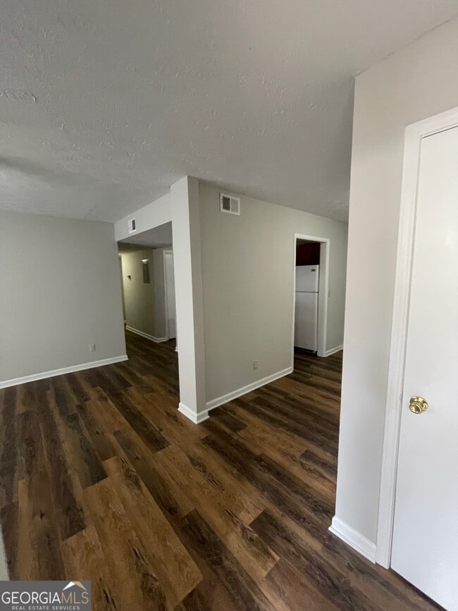 Photo - 155 Bowen St Unit 9