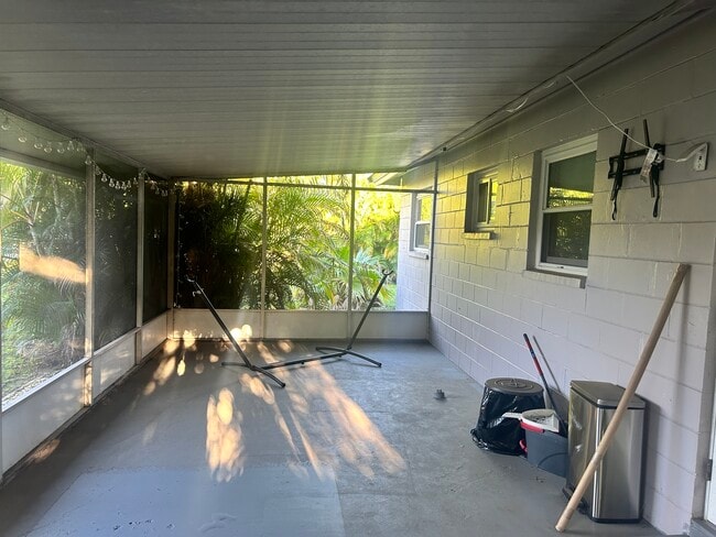 Photo - 501 Firefly Ln