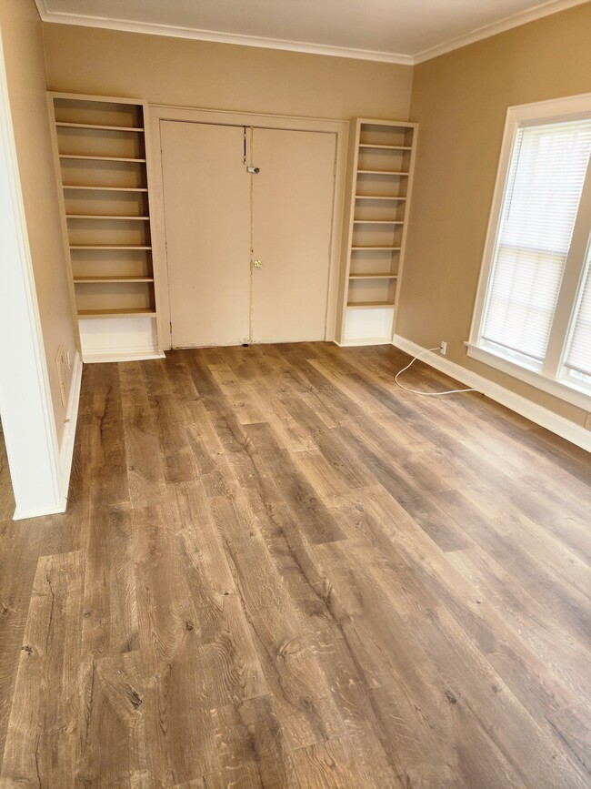 Photo - 281 S Powell Ave