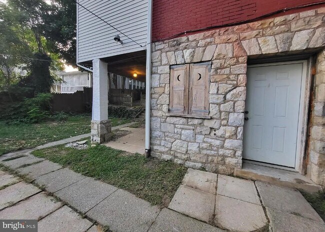 Photo - 558 Lincoln Hwy E