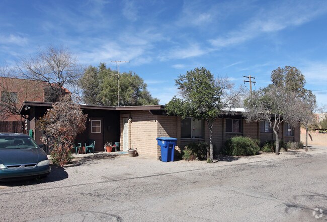 Photo - Campbell Plaza Apartments