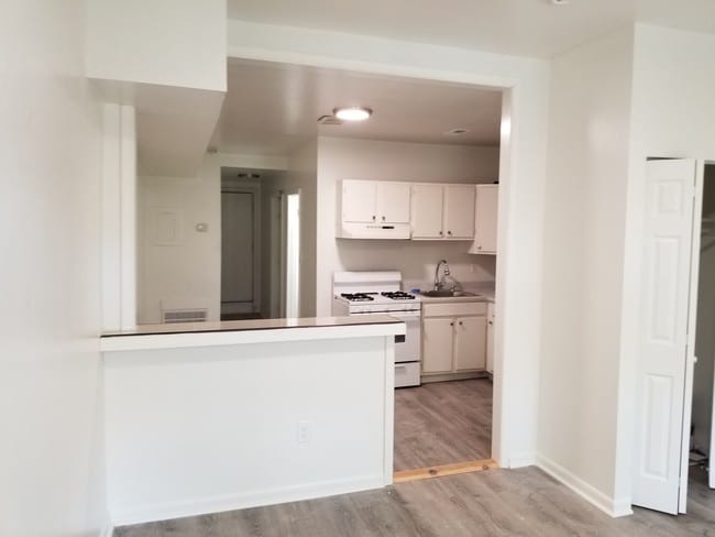 Photo - 1018 S Charles St