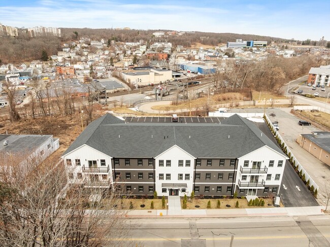 Building Photo - 631 Franklin St Unit 106