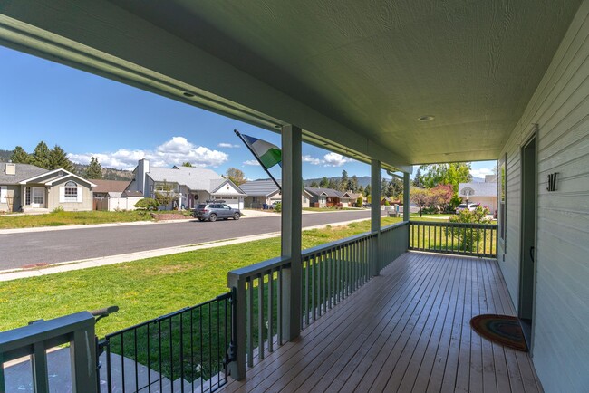 Photo - Bright & Spacious 4-Bedroom Haven Just Minutes from Leavenworth Village