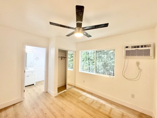 Photo - 3522 Bellevue Ave Unit 9