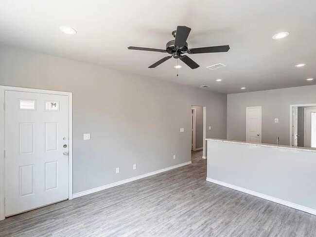 Photo - 523 North St