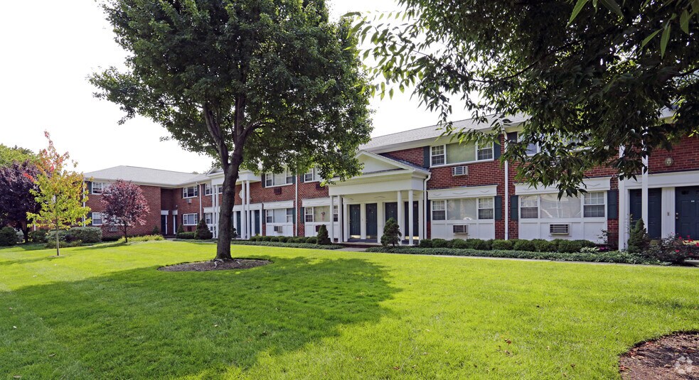 Foxhall Apartments For Rent in Passaic, NJ