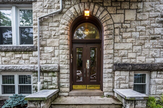 Stonehurst Apartments