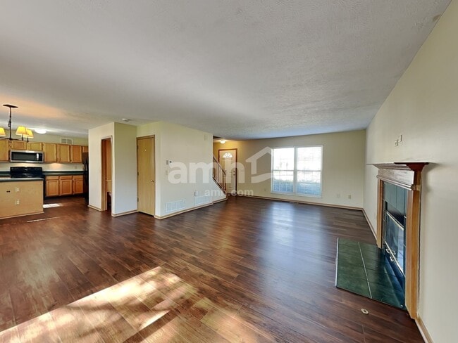 Photo - 3300 Darby Glen Blvd