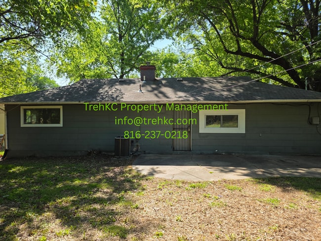 11206 Corrington Ave