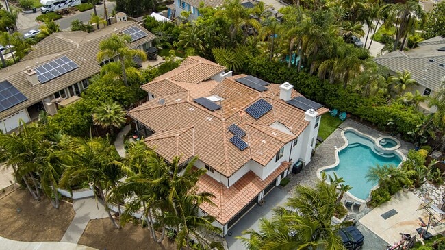 Building Photo - Resort-Style Encinitas Estate with Pool