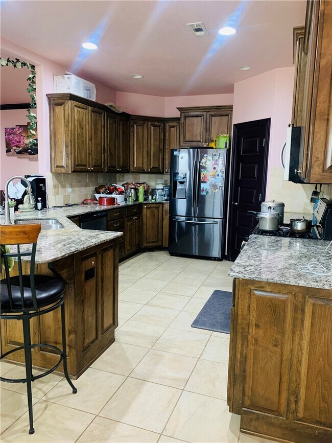 Photo - 2407 SW Worthington Ave
