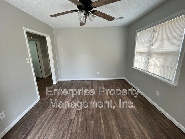 Photo - 3026 Johnson Ave