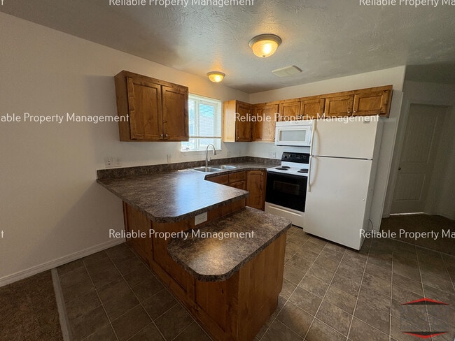 Photo - 1430 Cambridge Dr Unit 1