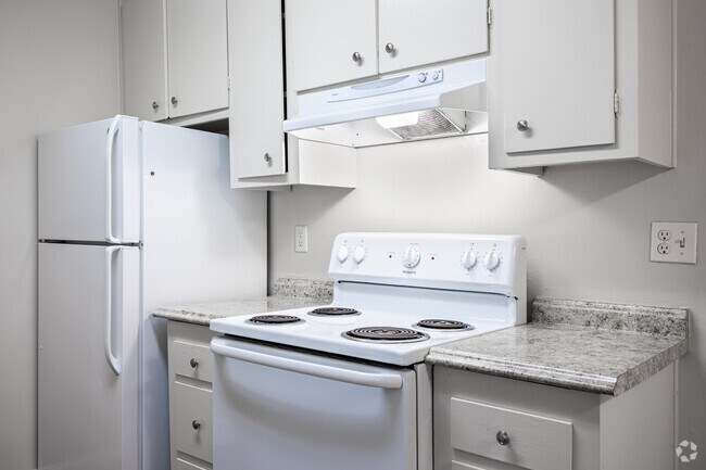 1BR, 1BA - 575SF