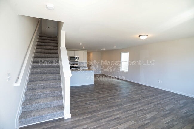 Photo - 230 Winston Ln