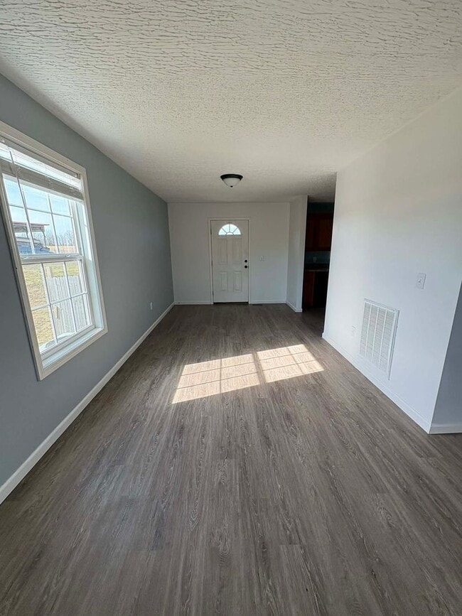 Photo - Country Living Home!