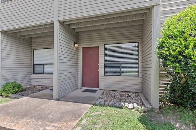 Building Photo - 1900 Dartmouth St