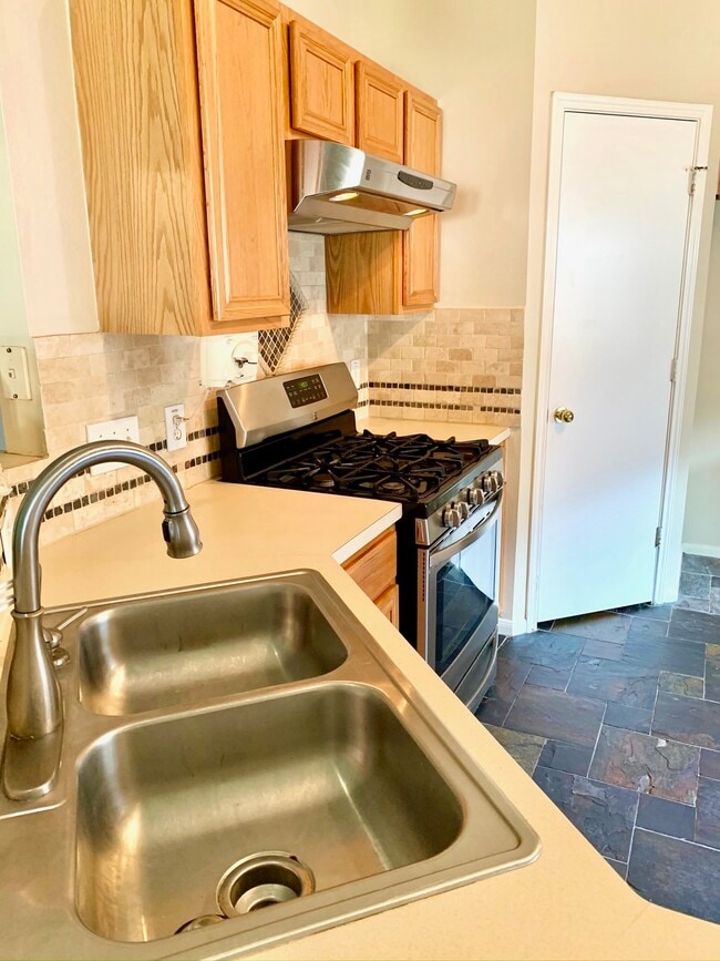 Photo - 205 Mammoth Springs Ln