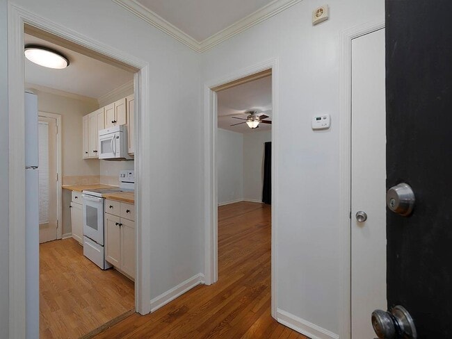 Photo - 438 Carriage Dr NE