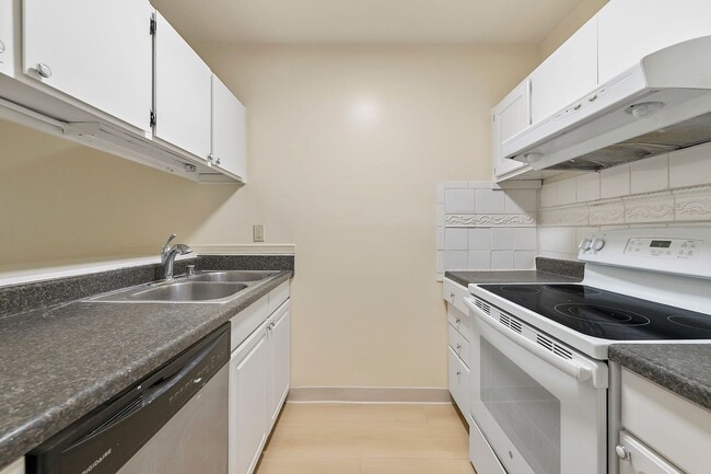 Photo - 1 bedroom 1 bath condo in heart of Silicon Valley. Unit 109