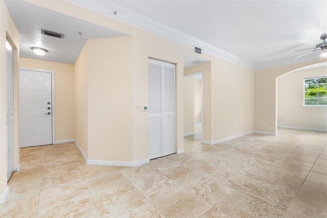 Photo - 9901 Baywinds Blvd Unidad 3105