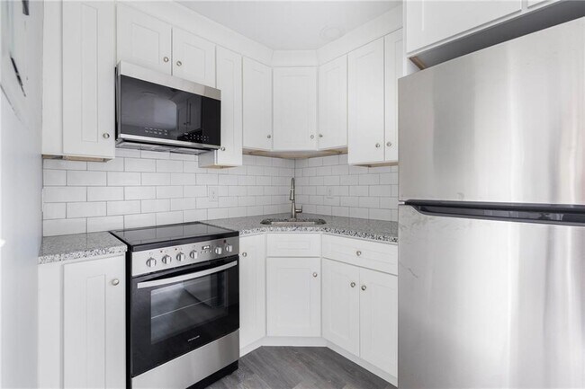 Photo - 66 Jefferson Ave Unit 1F