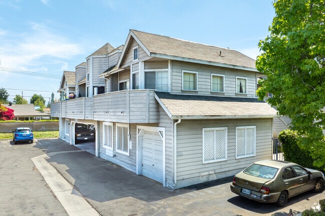 Building Photo - Orchid Gardens Rental