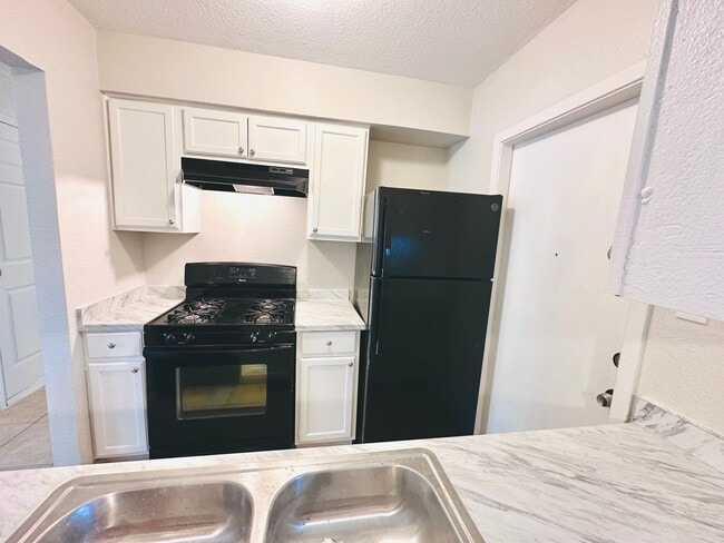 Photo - 186 - 4748SUBN Unit A