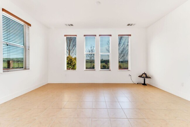 Photo - 1433 Freeman Ln