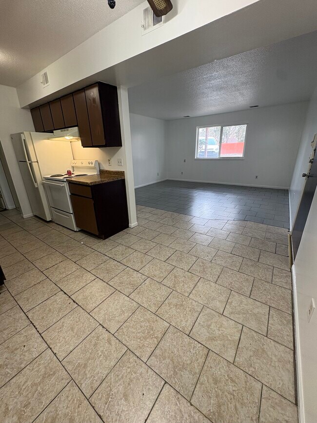 Photo - 1306 W Michigan Ave Unit 02