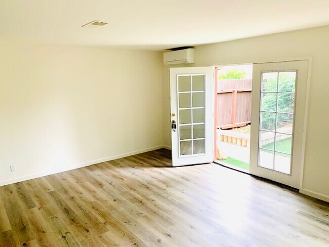 Photo - 8840-8840 Lakeview Rd Unit 8838 Lakeview Road B