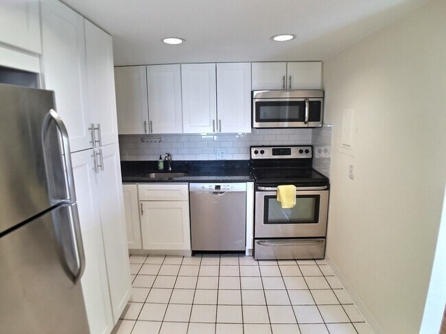 Photo - 1244 Beacon St Unidad 7A