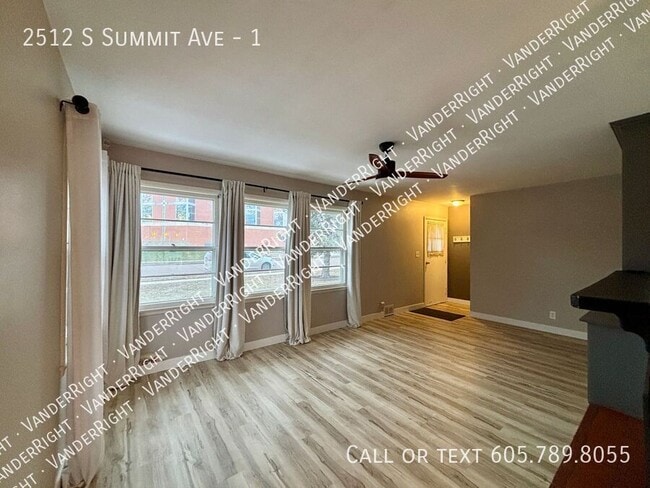 Photo - 2512 S Summit Ave Unit 1