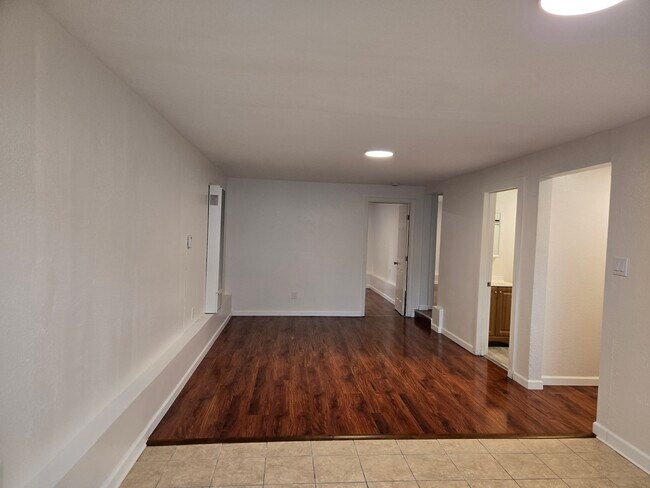 Photo - 2117 West St