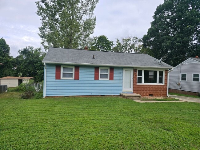 Building Photo - Charming Ranch with Fenced Yard in the Hea... Rental