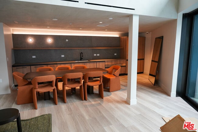 Photo - 3004 Sunset Blvd Unidad 519